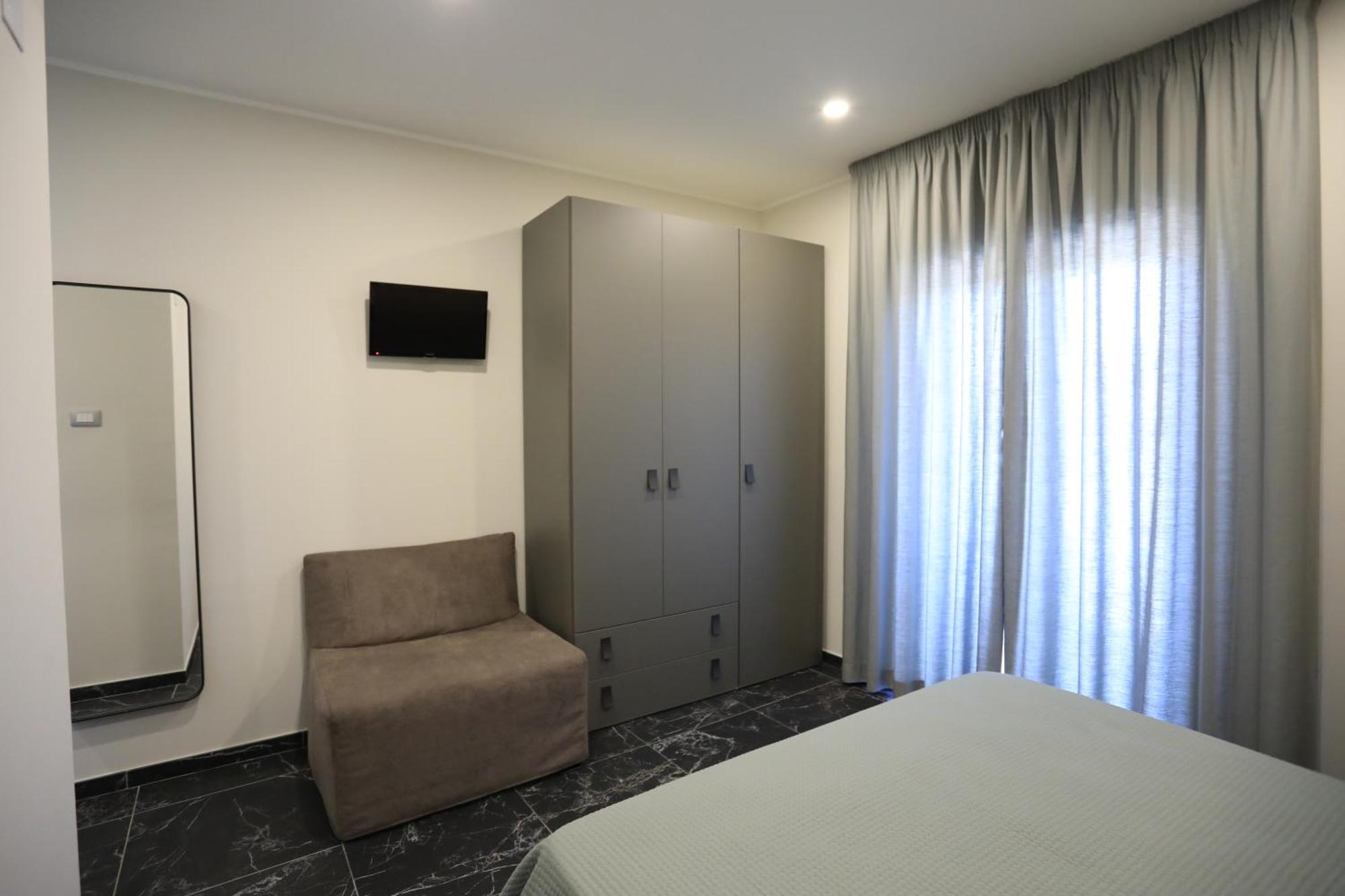 Double Room with Private Bathroom,1586867925:JPEG