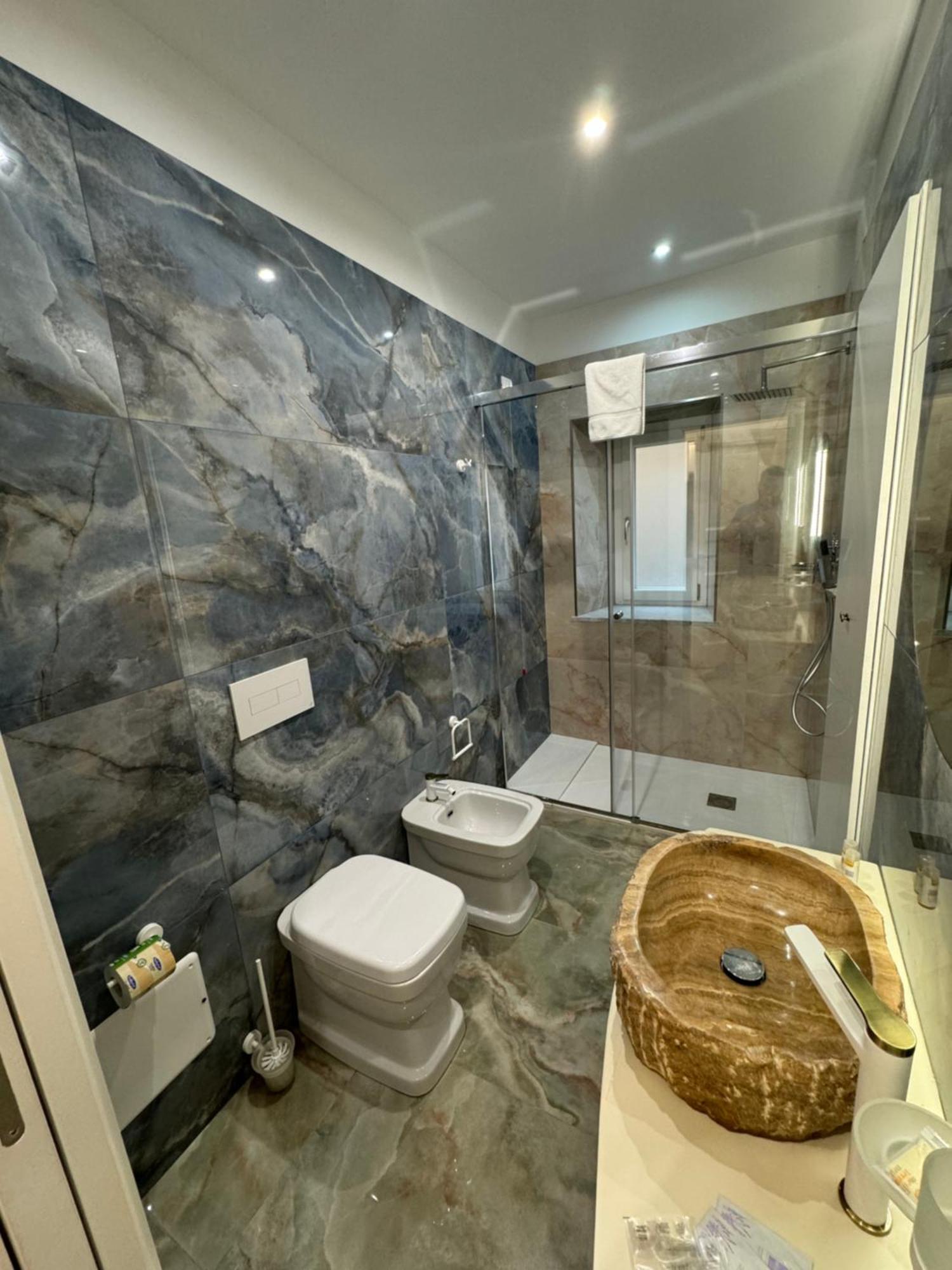 Deluxe King Room Annex