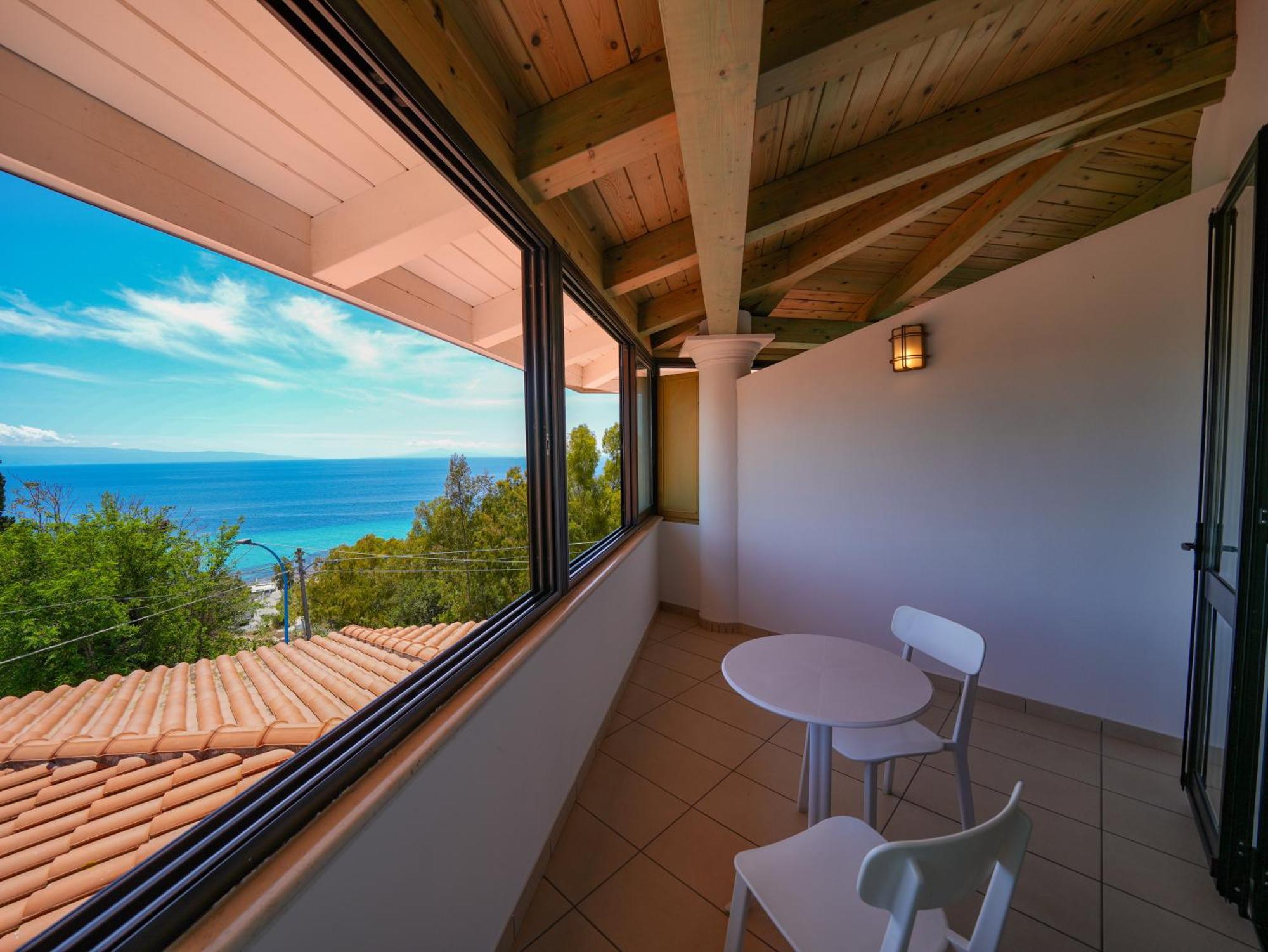 Camera Tripla Standard con Vista Mare