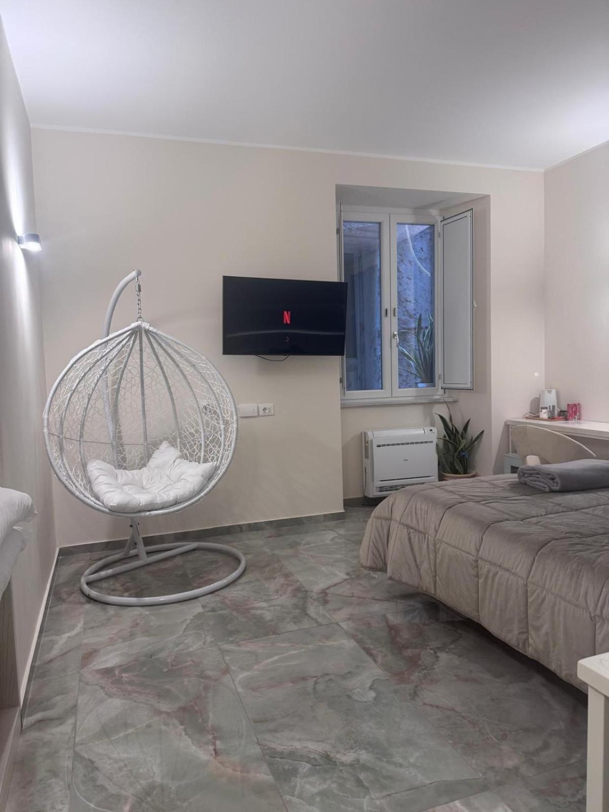 Deluxe King Room Annex
