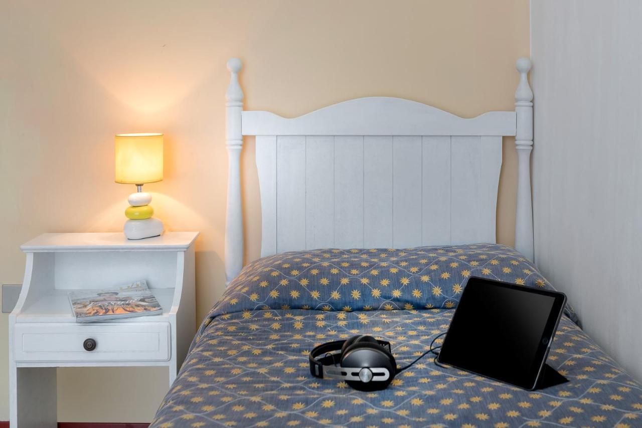 Single Room,927544084:JPEG