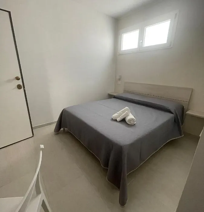 Rooms & Pool-1