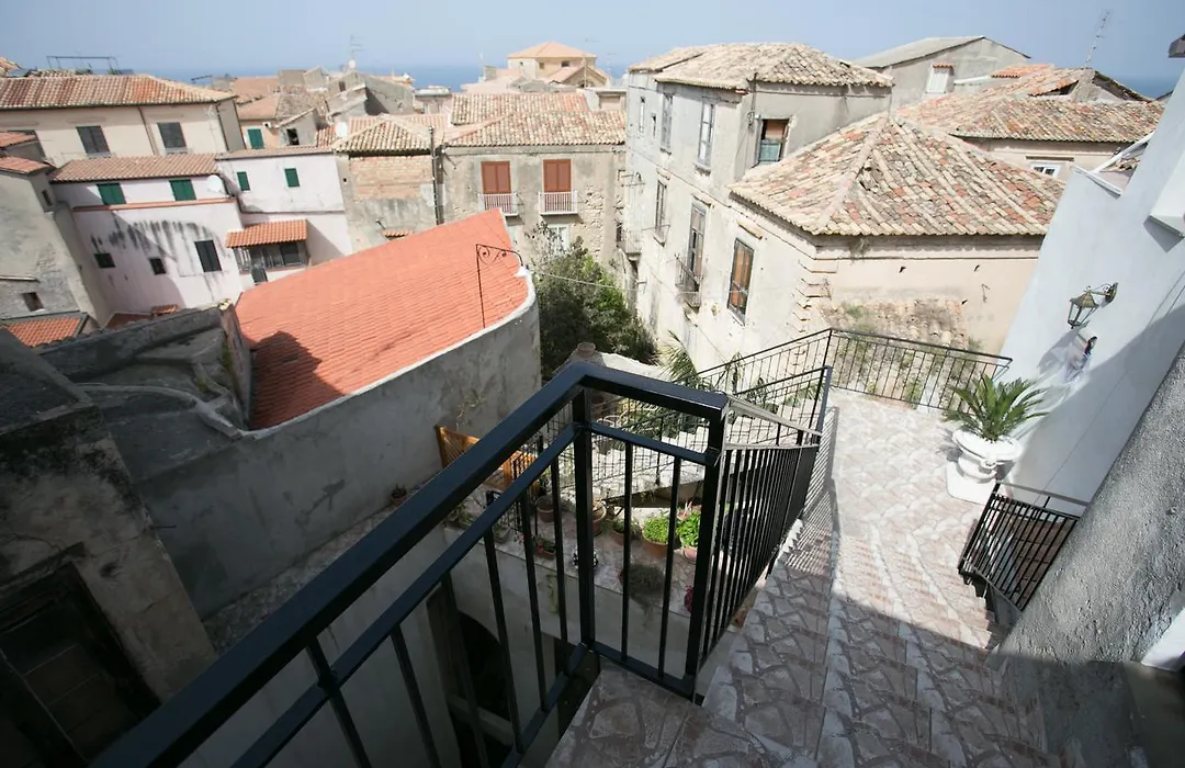 IL Marchese Del Grillo-1