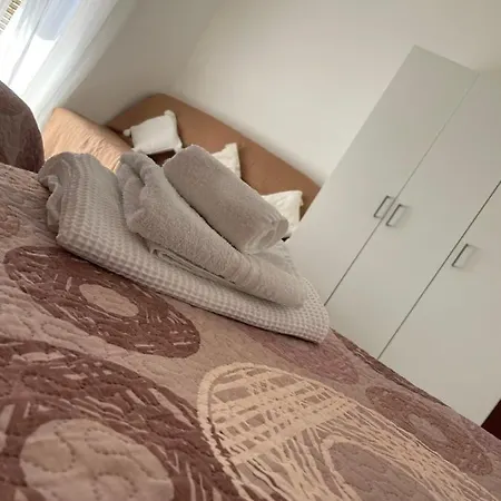 Isabella Accomodation-3