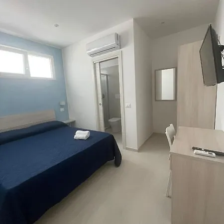 Rooms & Pool-3