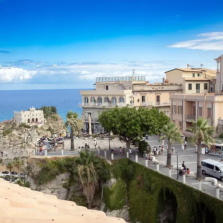 B&B Island Tropea -Sea View Rooms & Suites--3